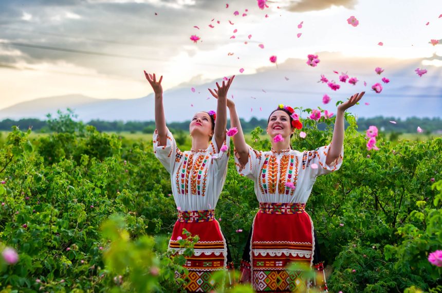 „Ароматът, който остава: По пътя на маслодайната роза в Долината на розите край Казанлък“